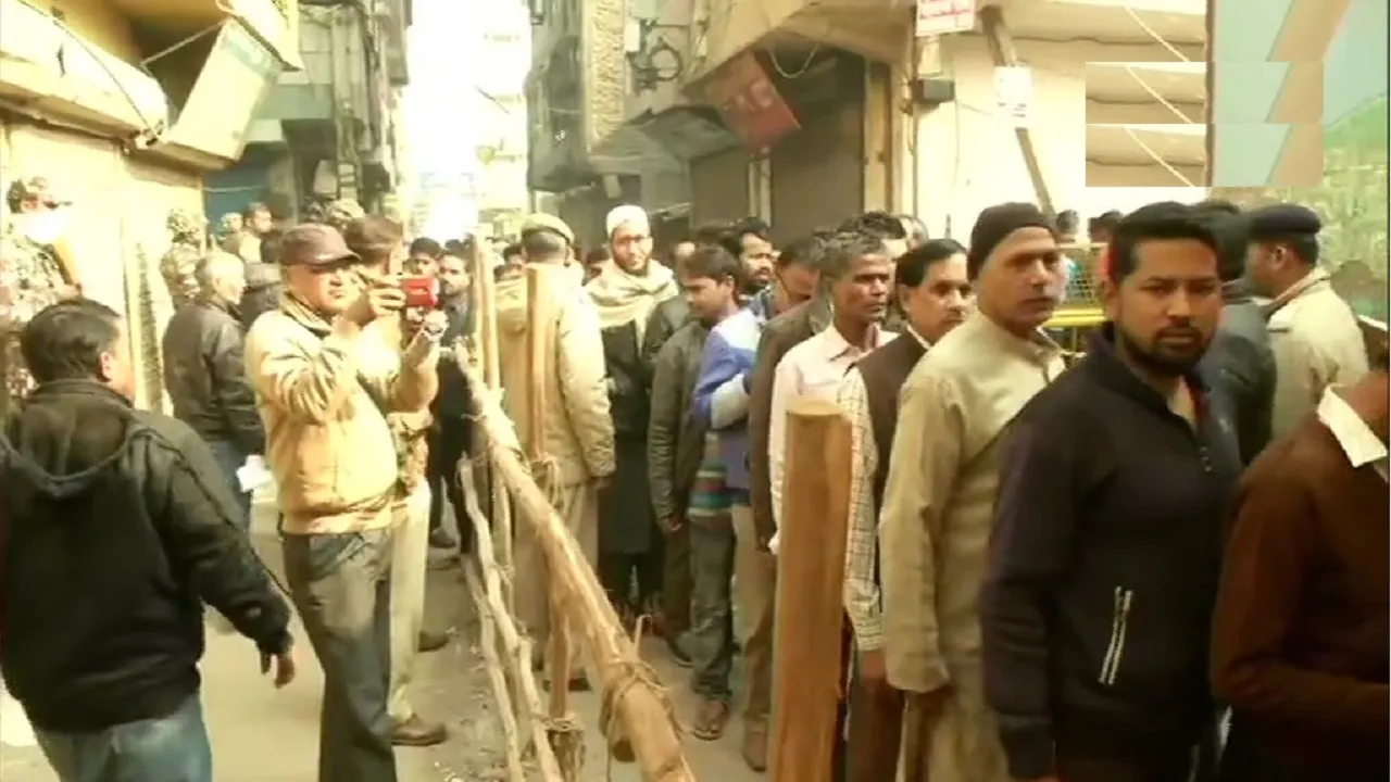 दिल्ली की 70 सीटों पर मतदान संपन्न, सभी उम्मीदवारों की किस्मत EVM में कैद