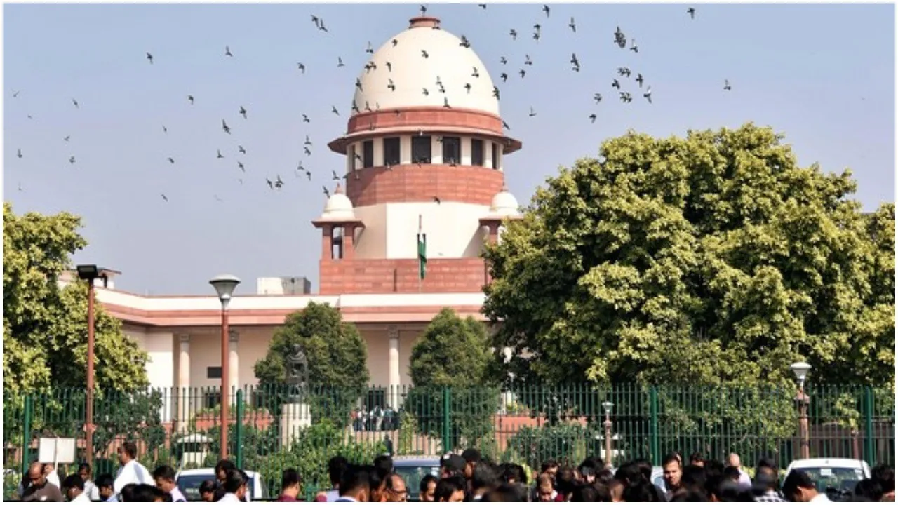 ममता बनर्जी को पश्‍चिम बंगाल के मुख्‍यमंत्री पद से हटाने के लिए सुप्रीम कोर्ट में याचिका दायर