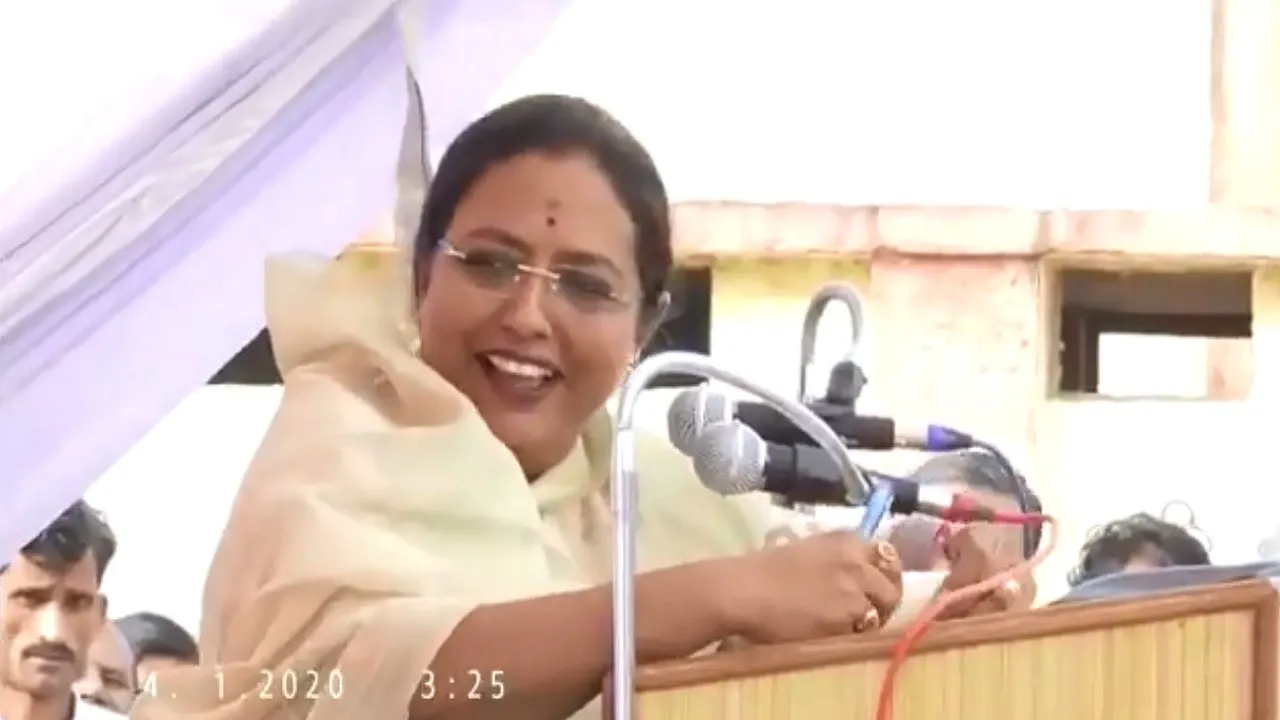 महाराष्ट्र की मंत्री यशोमति ठाकुर के विवादित बयान, 'अभी-अभी सरकार बनी है, अभी तो जेबें गर्म करना बाकी है'