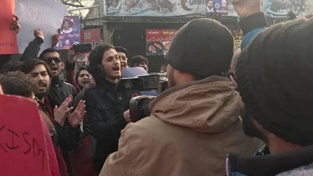 JNU हिंसा की आंच पहुंची पाकिस्तान, छात्रों-शिक्षकों ने जेएनयू के समर्थन में निकाली रैली