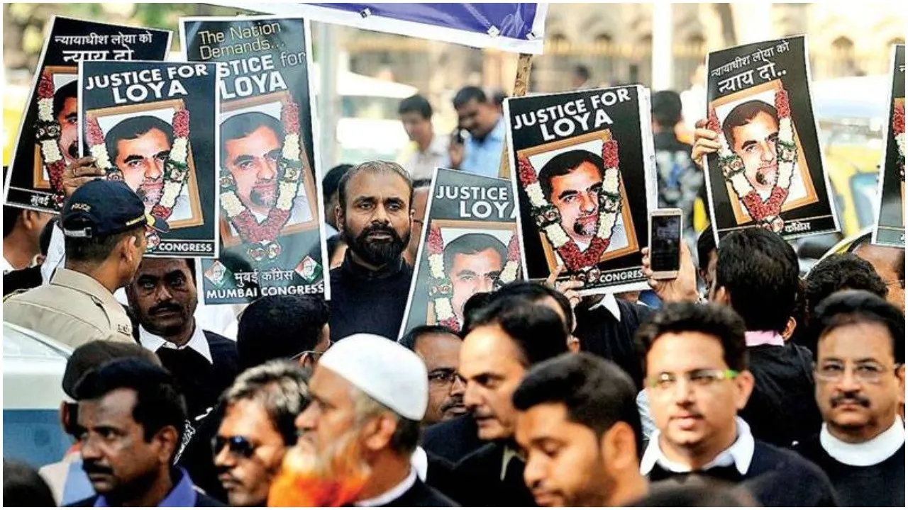 बीजेपी के लिए बुरी खबर, जस्‍टिस लोया मामले की जांच पर विचार कर सकती है उद्धव ठाकरे की सरकार