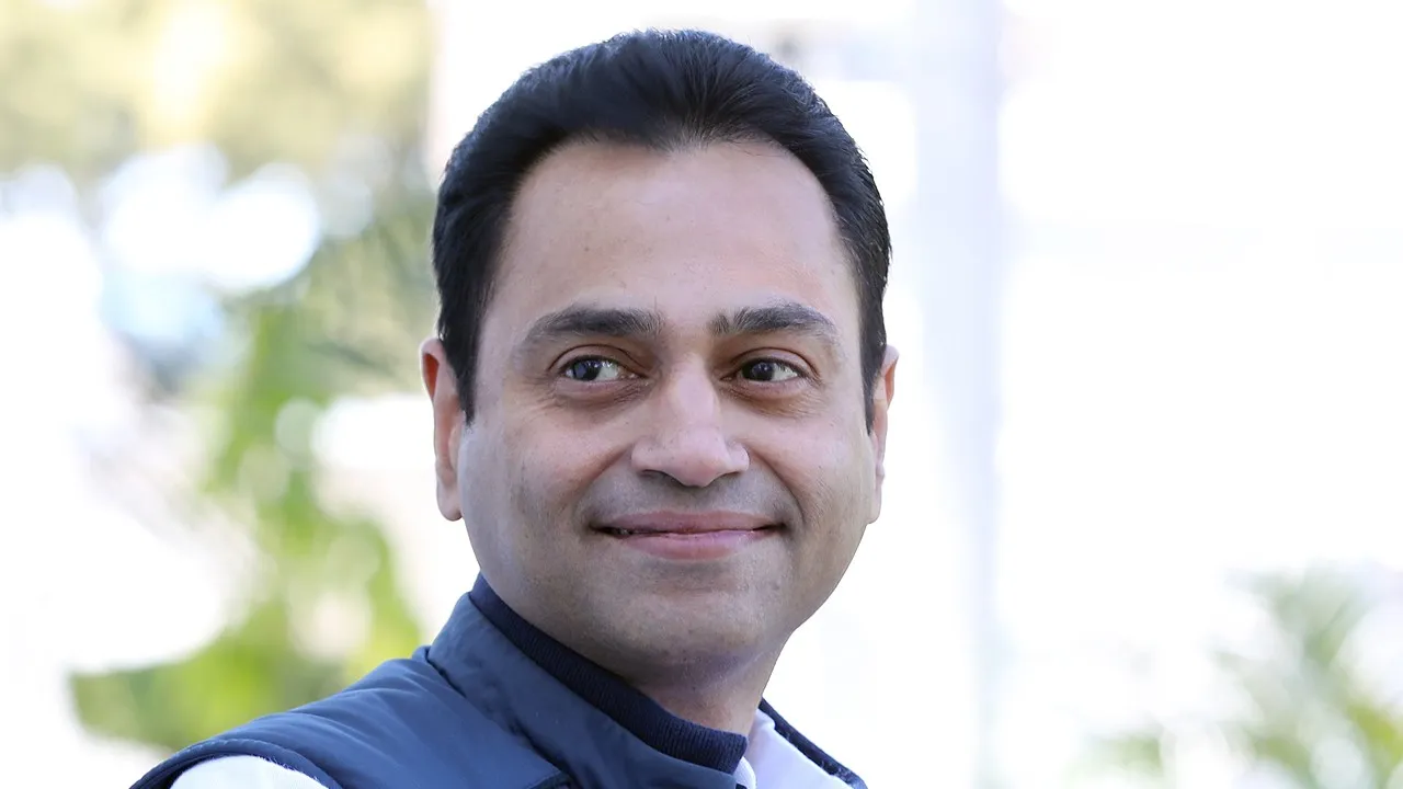 पिता कमल नाथ के नक्शे कदम पर चल रहे बेटे नकुल नाथ