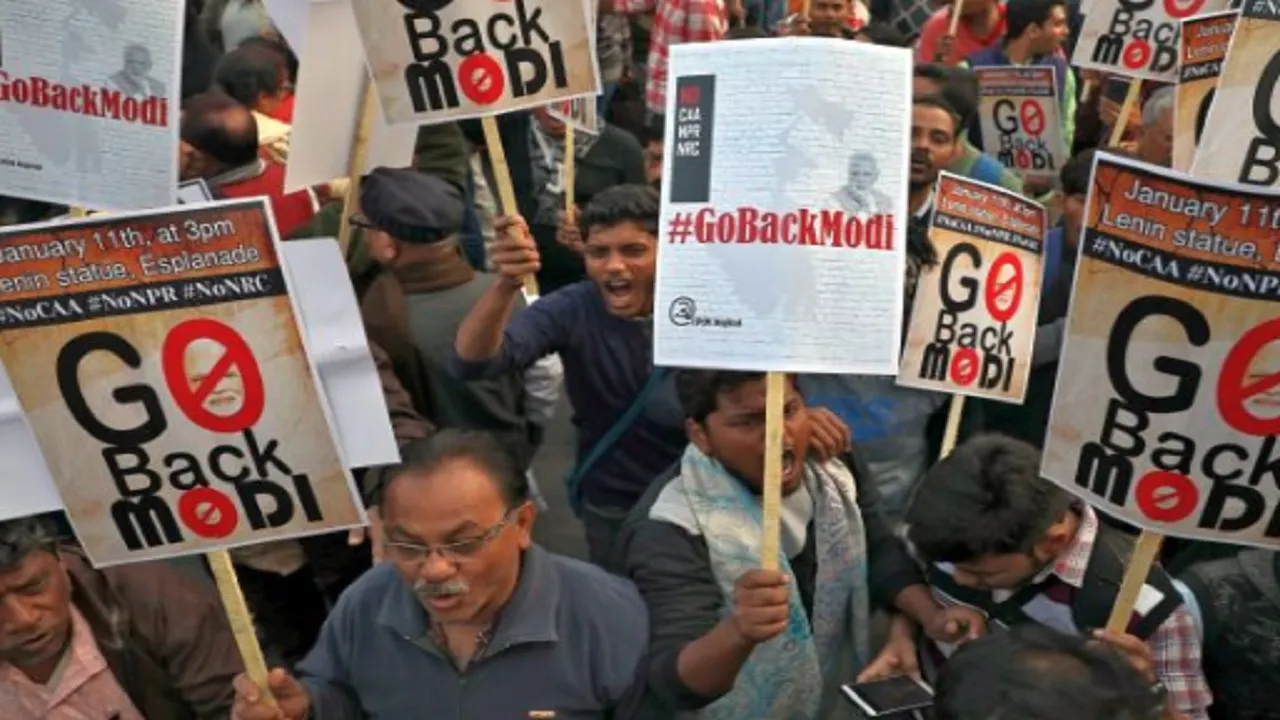 CAA एवं प्रधानमंत्री नरेंद्र मोदी के दौरे के खिलाफ कोलकाता में प्रदर्शन, सुबह दी थी सीएए पर सफाई