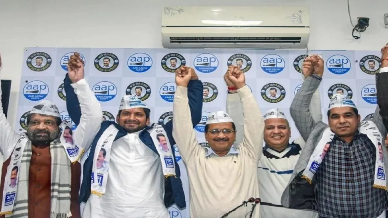 केजरीवाल ने अपने MLAs को छोड़ दल-बदलू नेताओं पर किया भरोसा, जानें किसको कहां से मिला टिकट