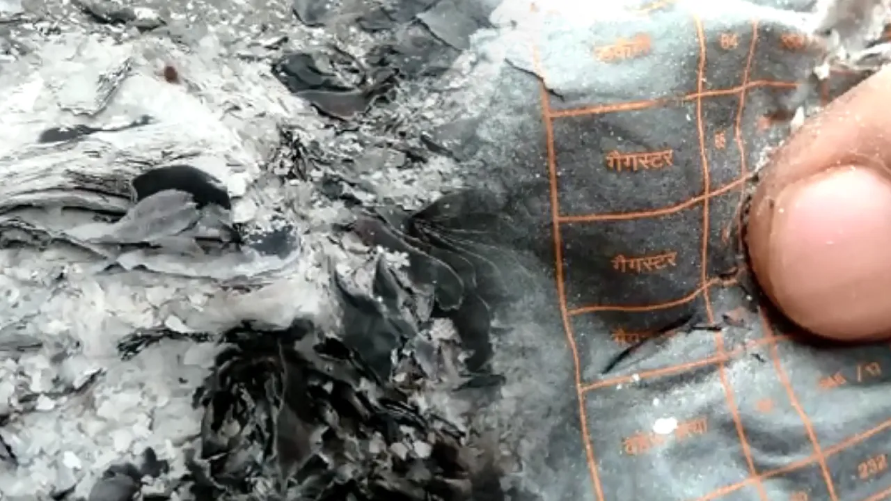 कमिश्नर के आने के पहले नोएडा में जलाई गई फाइलें, गैंग्स्टर केस की फाइलों का अंदेशा