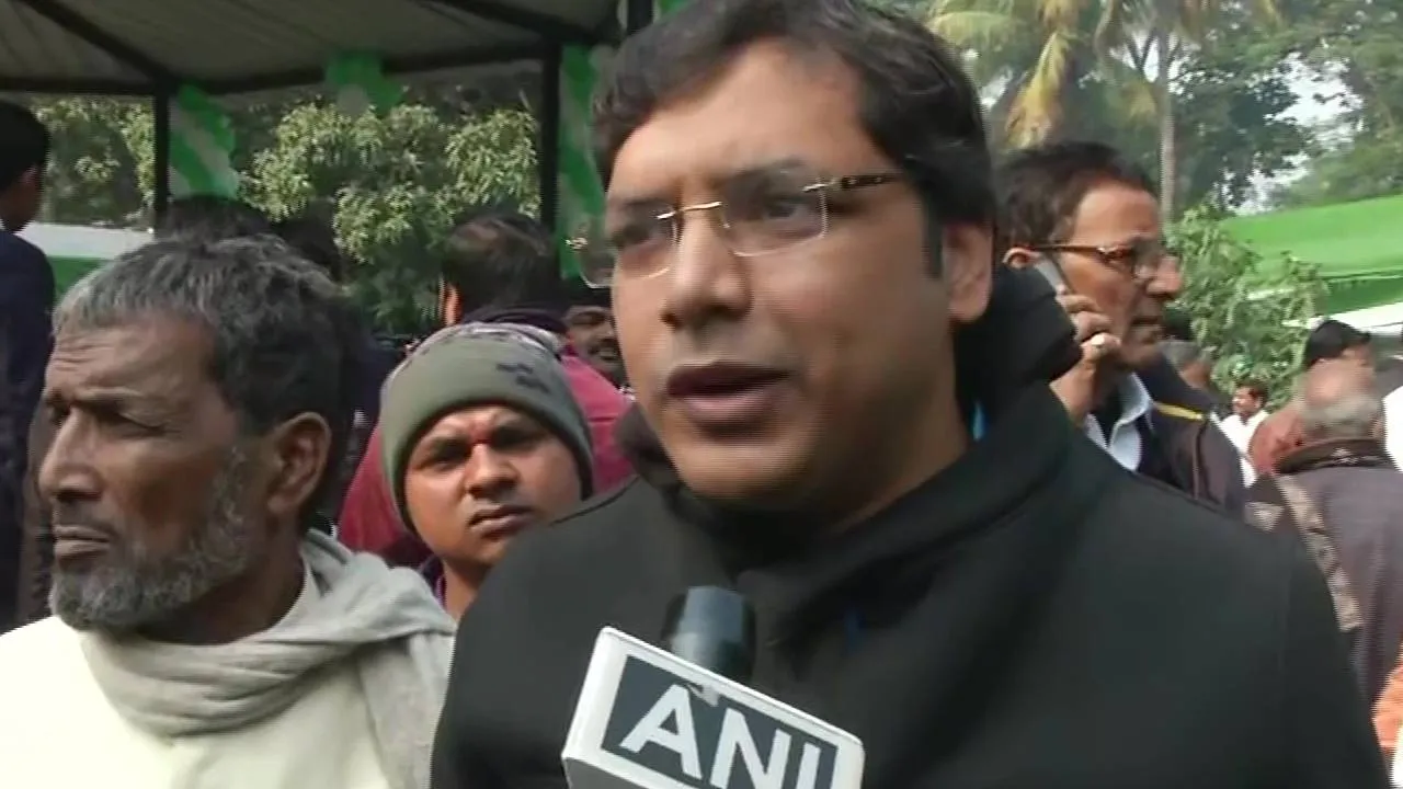 RJD विधायक फराज फातमी ने दिखाए बगावती तेवर, नीतीश को बताया सबसे बड़ा नेता