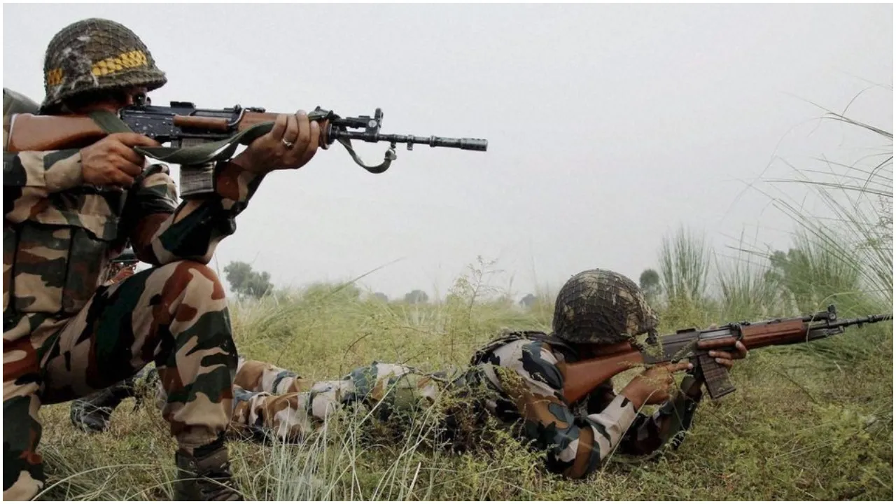 सुरक्षाबलों ने हिजबुल मुजाहिद्दीन के जिला कमांडर हारुन हाफज को मार गिराया