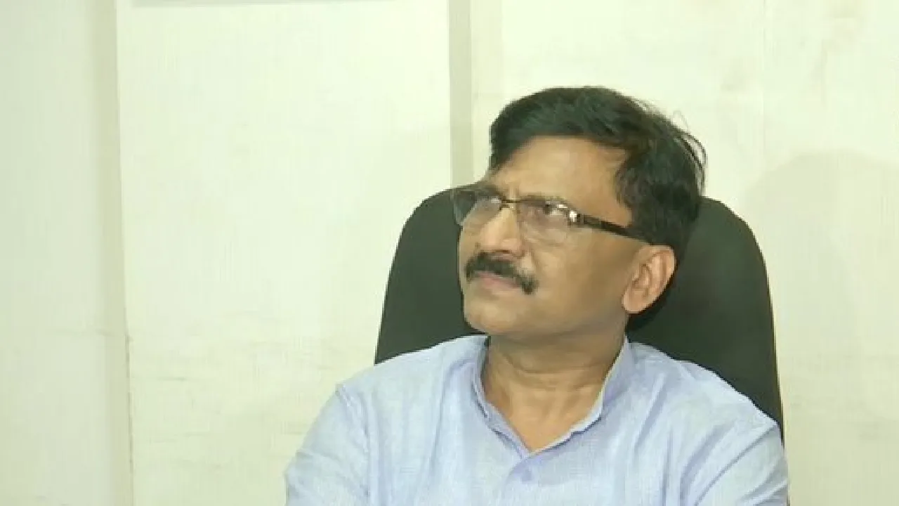 संजय राउत का बड़ा दावा- इंदिरा गांधी गैंगस्टर करीम लाला से मिला करती थीं, क्योंकि...