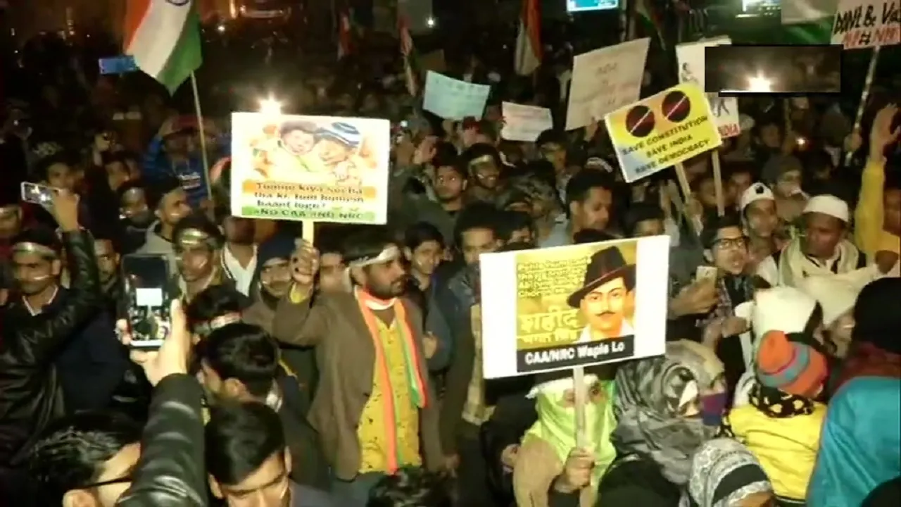 शाहीन बाग पहुंचे कश्मीरी पंडितों की नारेबाजी पर प्रदर्शनकारियों ने की हाथापाई
