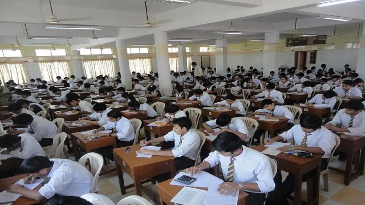 Uttar Pradesh Board Exam 2020: 12वीं परीक्षा के लिए तारीखों का ऐलान, इस दिन से हो रही शुरू