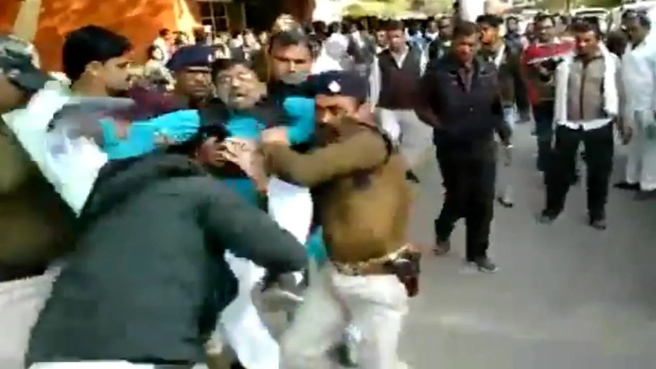 MP: ऊंची आवाज में बात करने पर भड़के मंत्री जी, अपनी ही पार्टी के नेता को डांटकर भगाया