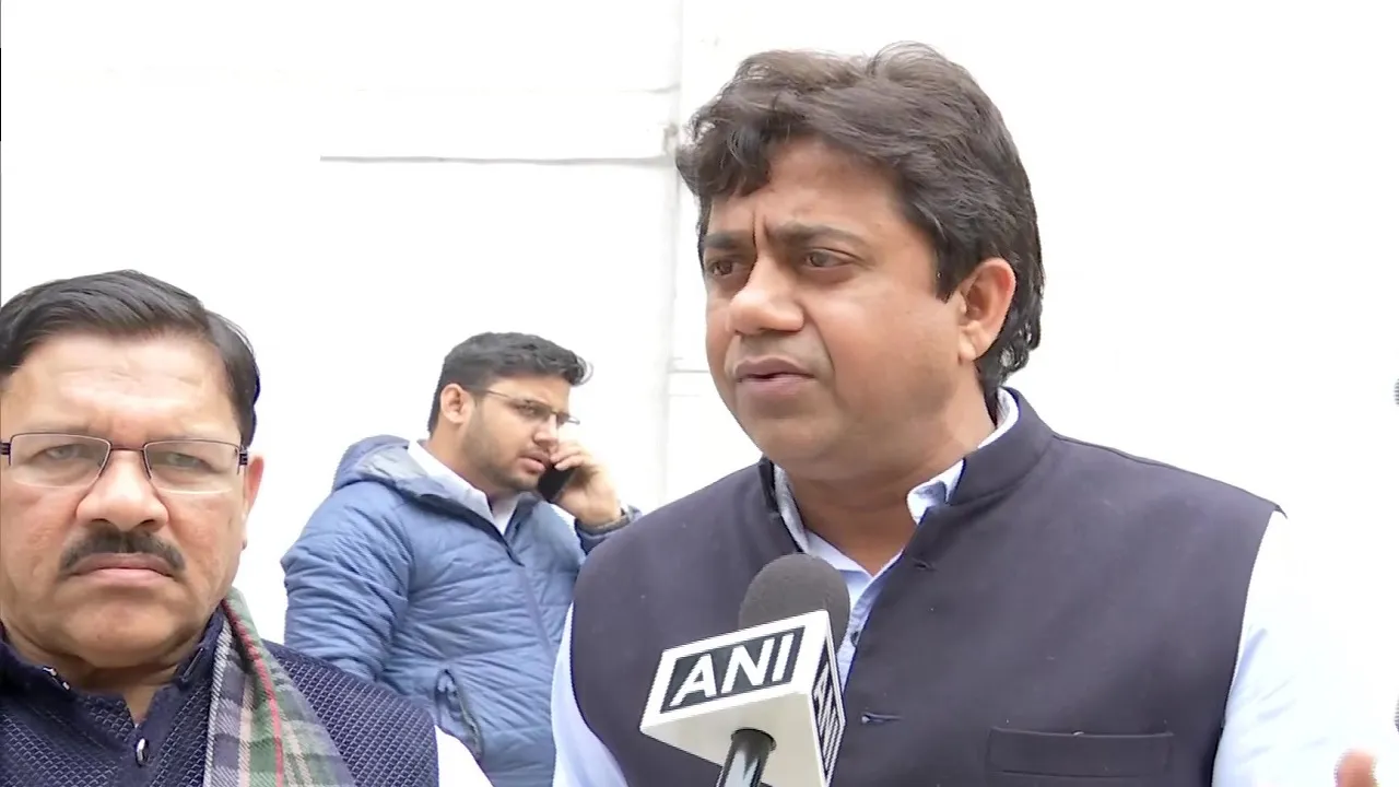 सुनील यादव ने अरविंद केजरीवाल के खिलाफ ताल ठोकते हुए कहा- लोगों को स्थानीय MLA की जरूरत ना कि CM