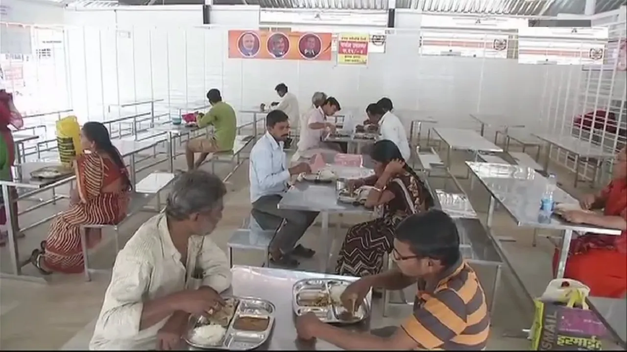 महाराष्ट्रः उद्धव सरकार गरीबों को 10 रुपये में देगी 'शिव भोजन' थाली