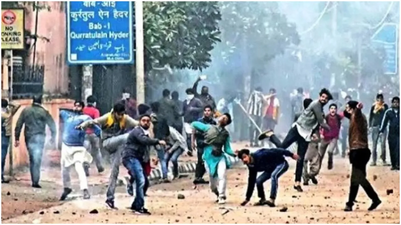 CAA विरोध में हिंसा फैलाने को बाहर से आया पैसा, विधेयक पास होने के बाद PFI के खातों में 120 करोड़ जमा