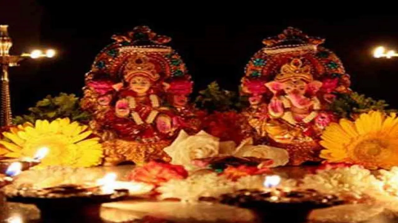 पूजा घर में भूलकर न रखें ये चीजें, हो जाएंगे देवीय प्रकोर के भागी