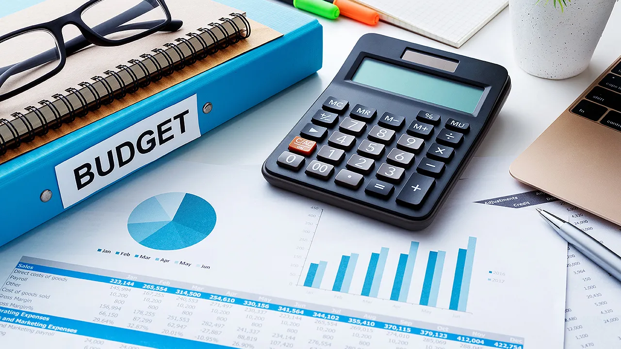 Budget 2020: हेल्थ और लाइफ इंश्योरेंस पॉलिसी पर टैक्स छूट बढ़ाने की मांग