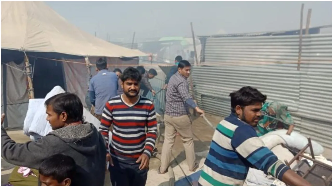 प्रयागराज में आयोजित माघ मेले में लगी आग, कई टैंट जलकर हुए खाक