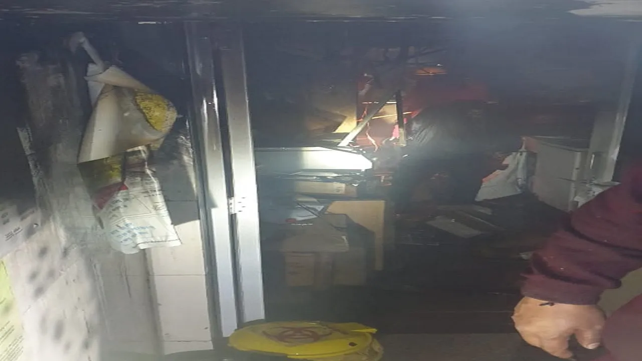 Delhi: AIIMS के ग्राउंड फ्लोर में लगी भीषण आग, फायर ब्रिगेड की 10 गाड़ियों ने काबू पाया