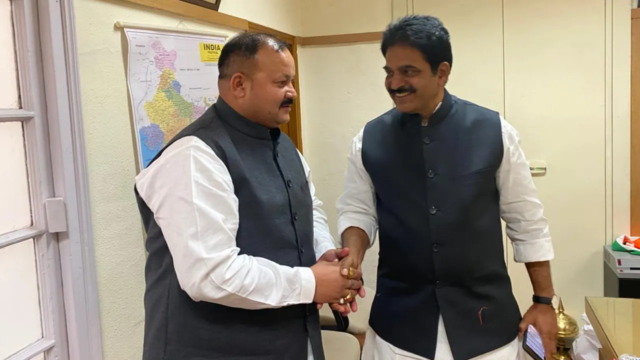 कांग्रेस से नाराज विधायक हरीश धामी ने की आलाकमान से मुलाकात