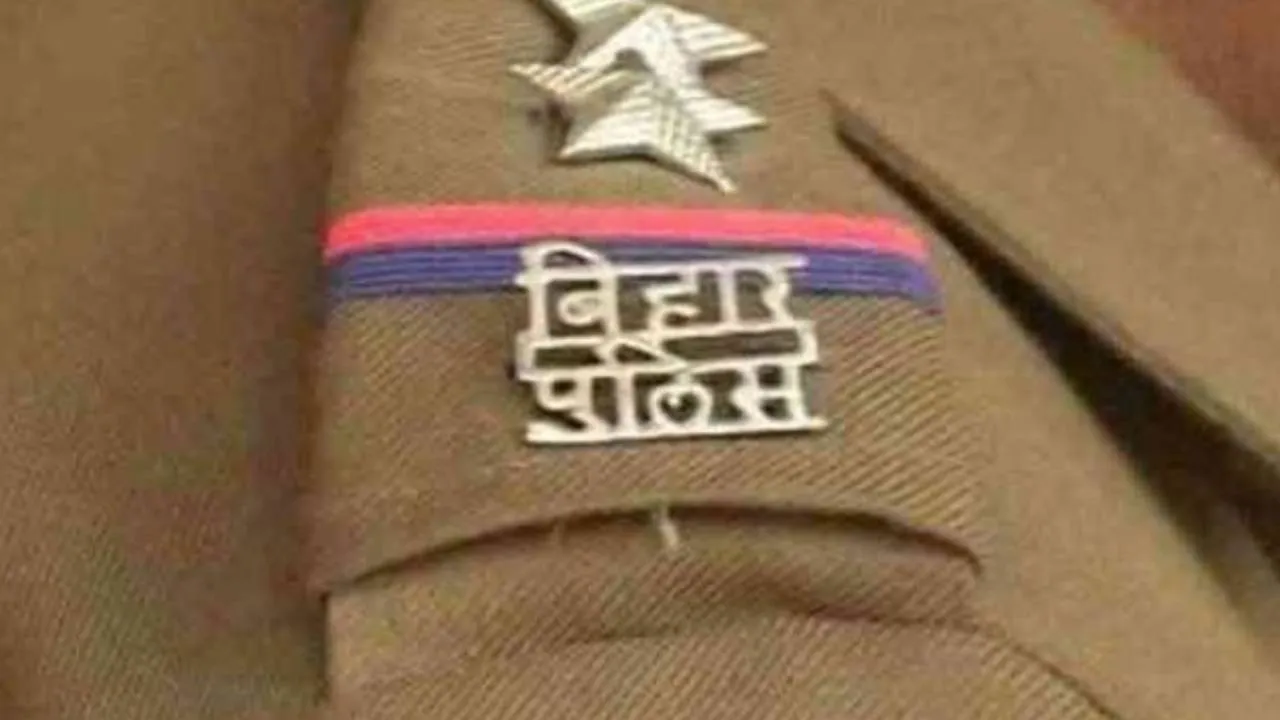 पटना में रिश्तेदार संग शराब पीते हुए 'लालू यादव' गिरफ्तार