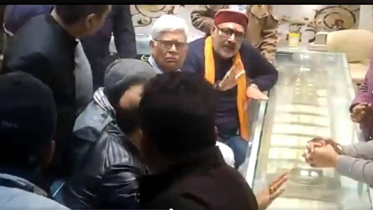 दिल्ली चुनाव: केंद्रीय मंत्री गिरिराज सिंह रिठाला में पैसे बांटते पकड़े गए, आप नेता संजय सिंह का आरोप