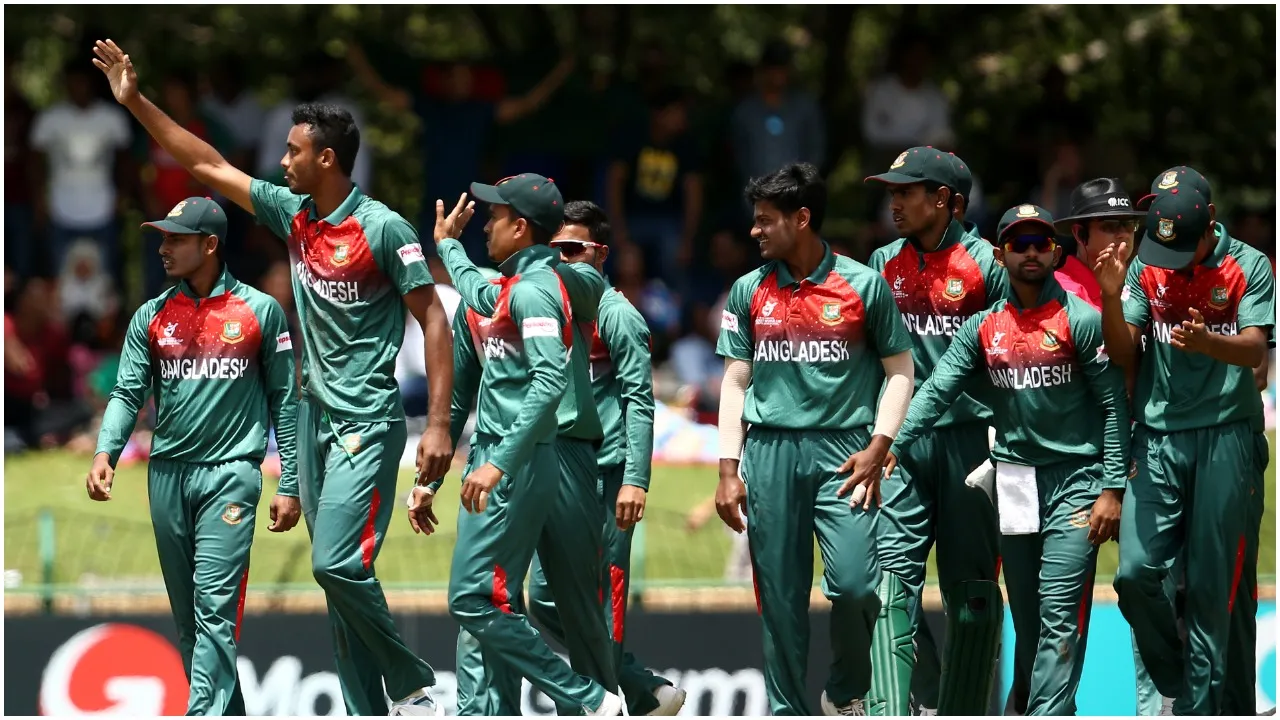 INDvBAN VIDEO : गाली देकर और धक्‍का मुक्‍की कर बांग्‍लादेश ने जीता विश्‍व कप, जानें कैसे