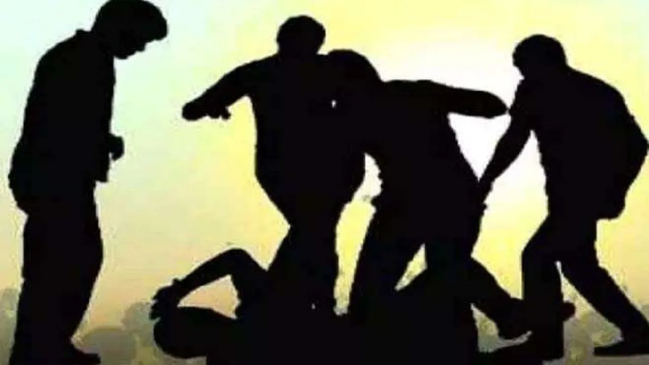 महाराष्ट्र : चोर होने के संदेह में एक व्यक्ति की पीट-पीटकर हत्या, साथी घायल