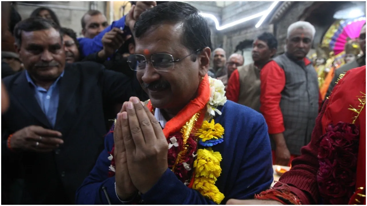 विधायकों संग बैठक के बाद अरविंद केजरीवाल आज LG से मिलकर सरकार बनाने का दावा पेश करेंगे