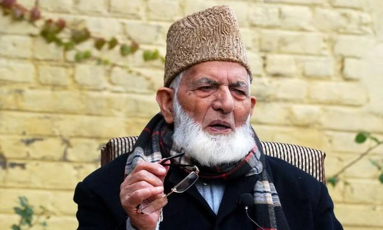 Jammu and Kashmir : अलगाववादी नेता सैयद अली शाह गिलानी की सेहत बिगड़ी, घाटी में अलर्ट जारी