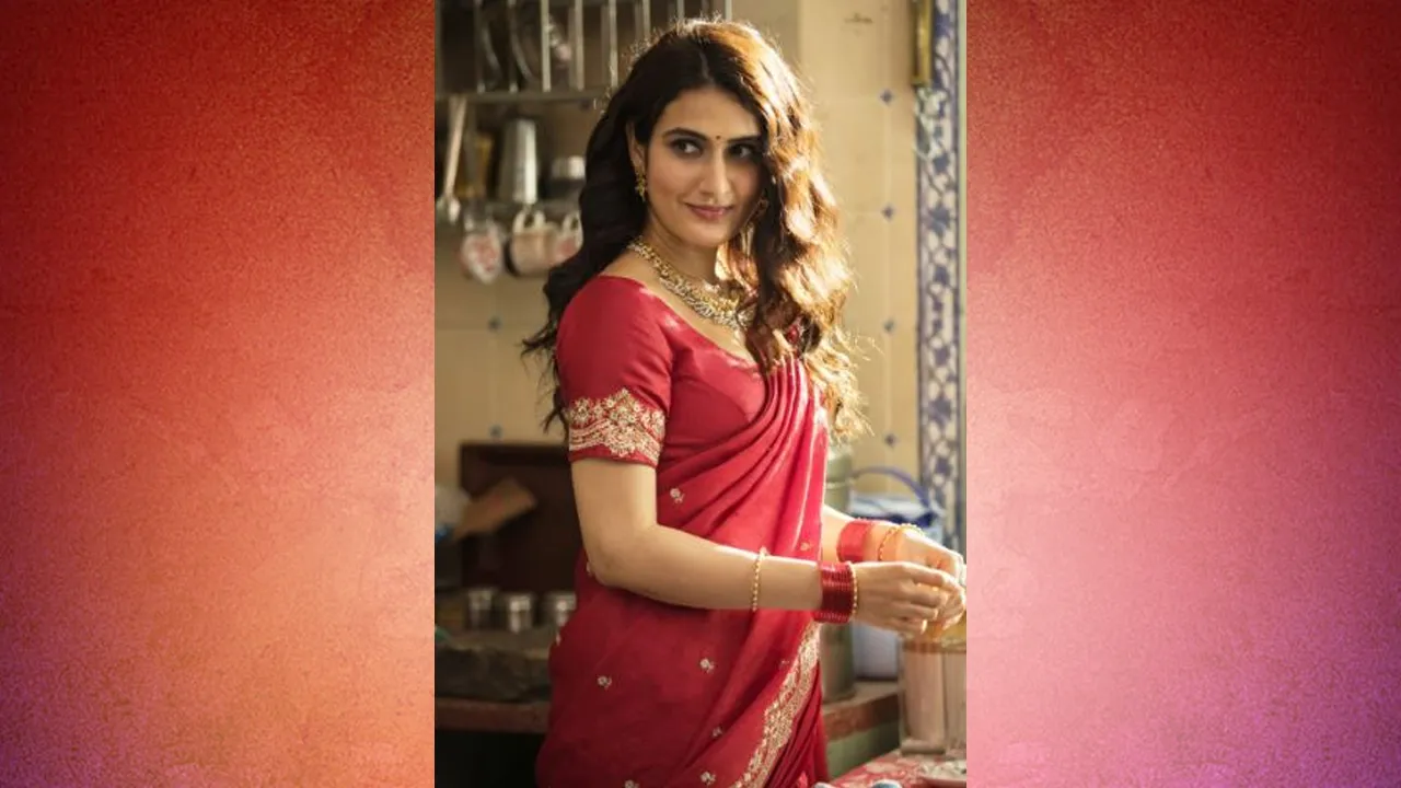First Look: 'सूरज पे मंगल भारी' से फातिमा सना शेख का लुक आया सामने, बनी हैं मराठी मुलगी