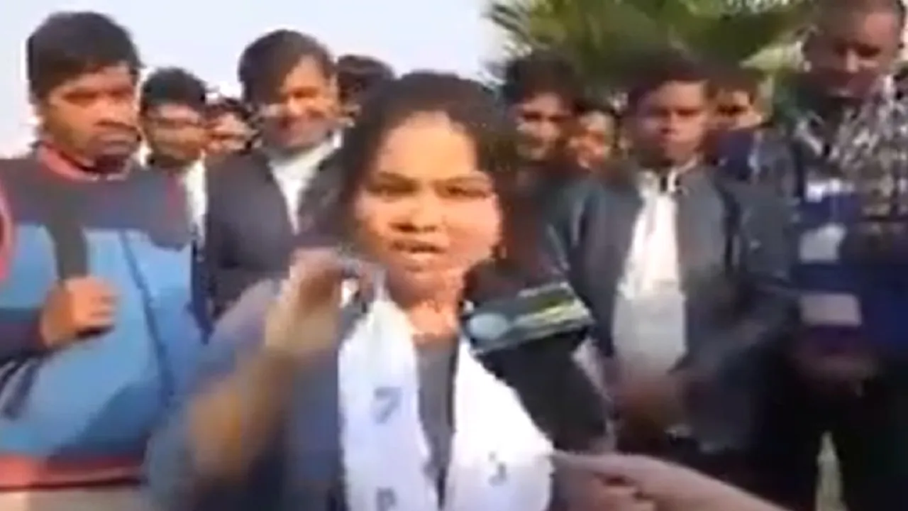 'किसी के बाप का हिंदुस्तान थोड़ी है' नारे पर महिला ने दिया करारा जवाब.. वायरल हुआ वीडियो