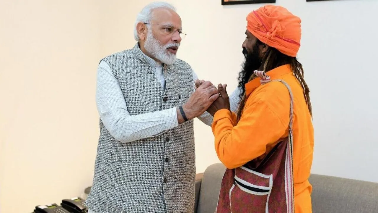 जब पीएम मोदी ने की बेटी की शादी का निमंत्रण भेजने वाले रिक्शा चालक से मुलाकात