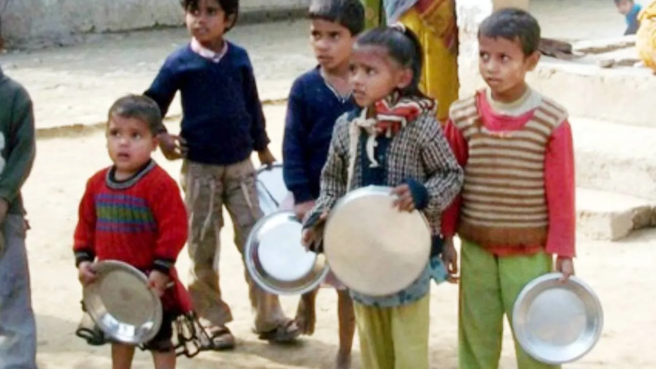 बिहार में भूखे नहीं सोएंगे बच्चे, चलेंगे सामुदायिक रसोईघर