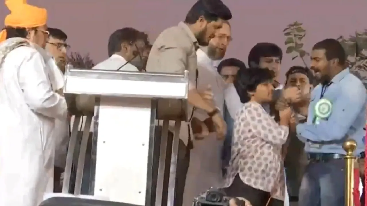 ओवैसी की सभा में लगे पाकिस्तान जिंदाबाद के नारे, AIMIM प्रमुख ने डांट कर कराया चुप, देखें Video