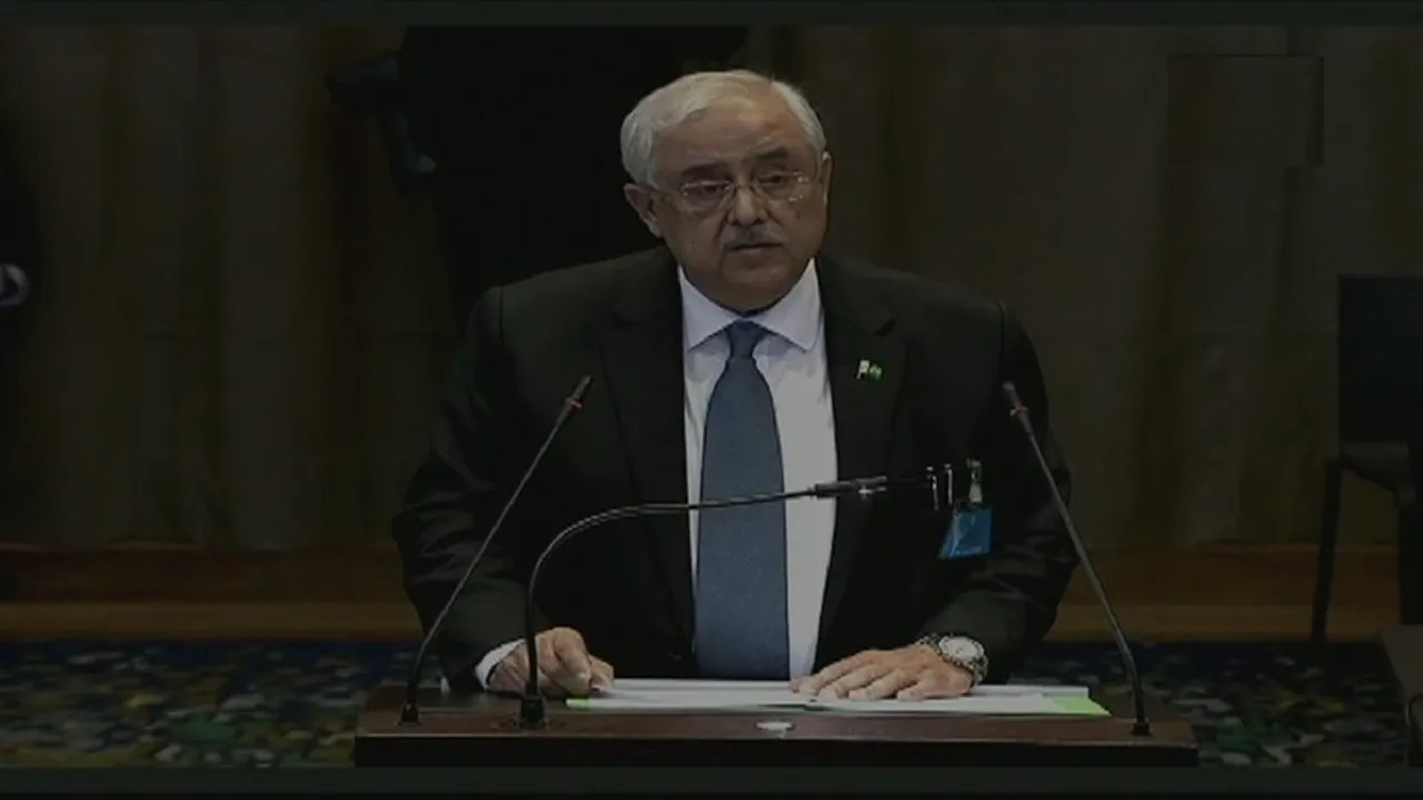 पाकिस्तान के अटार्नी जनरल ने विवादित टिप्पणी पर हंगामे के बाद इस्तीफा दिया, जानें क्या कहा था