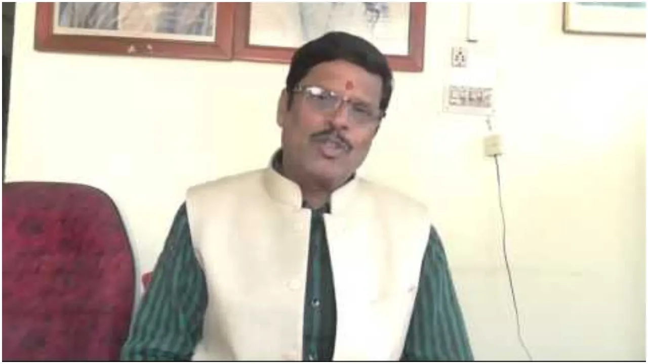 गुजरात में जो हुआ, उसे याद रखें, BJP पार्षद ने वारिस पठान के भड़काऊ बयान का दिया जवाब