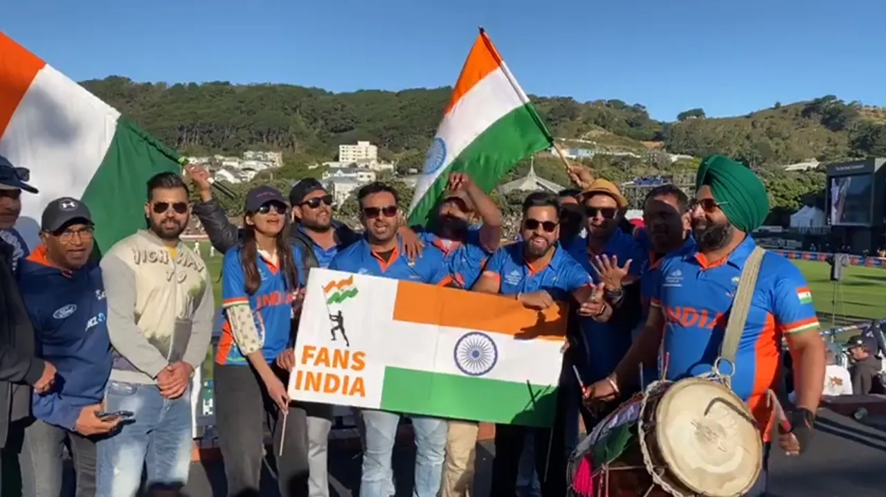 फैंस ने टीम इंडिया की जीत के लिए साईं बाबा से मांगी दुआएं, देखें शानदार वीडियो