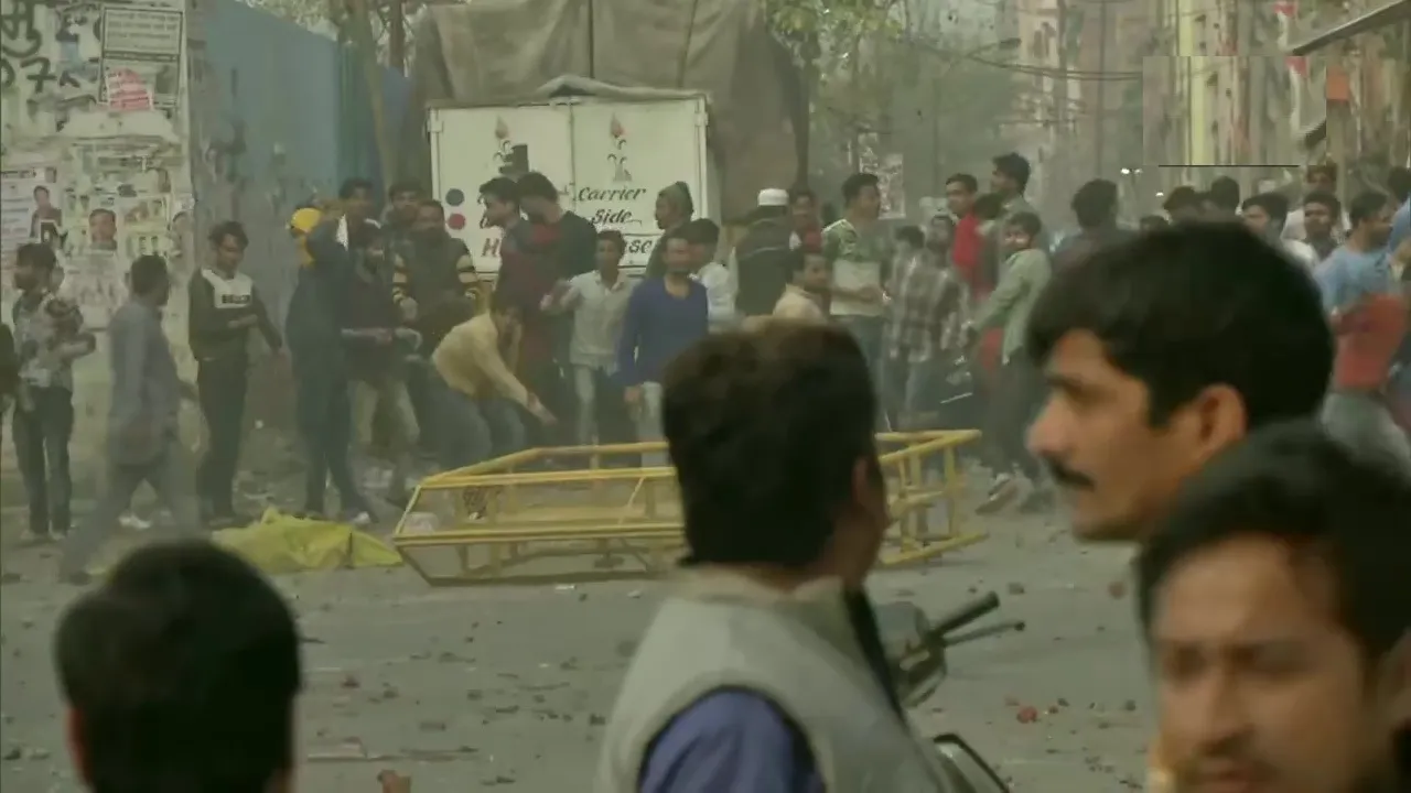 CAA Protest: मौजपुर में दो गुटों में पथराव, पुलिस बोली-कंट्रोल में स्थिति