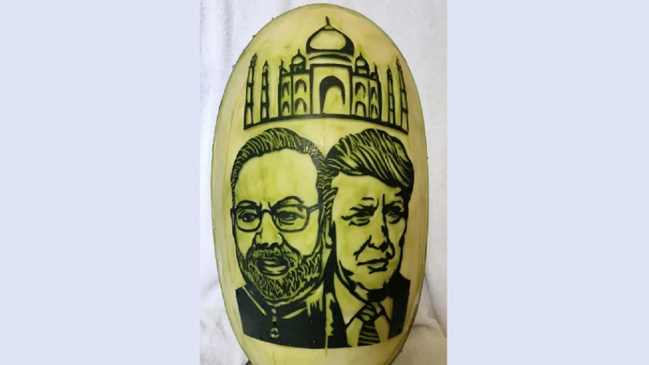 तमिलनाडु के इस कलाकार ने तरबूज पर उकेरी मोदी, ट्रंप और ताजमहल की तस्वीरें