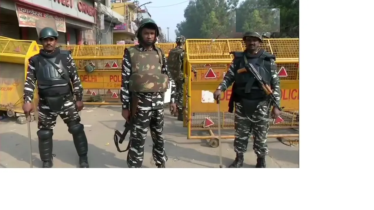 Delhi Violence : नॉर्थ ईस्ट दिल्ली में एक महीने के लिए धारा 144 लागू, केजरीवाल ने शांति की अपील की