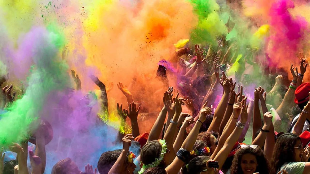 holi