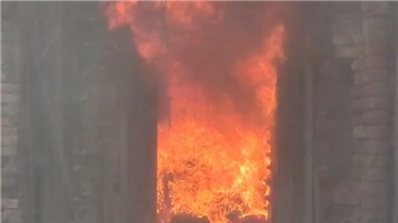 Delhi fire