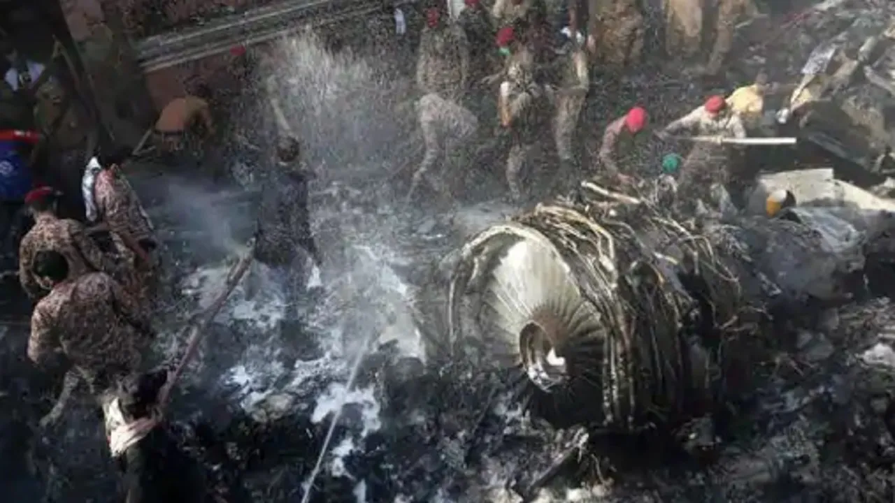 Pakistan Plane Crash Money