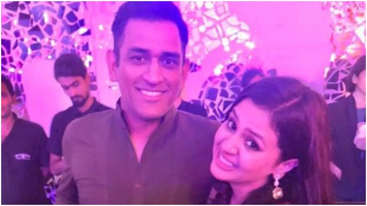 dhoni sakshi01
