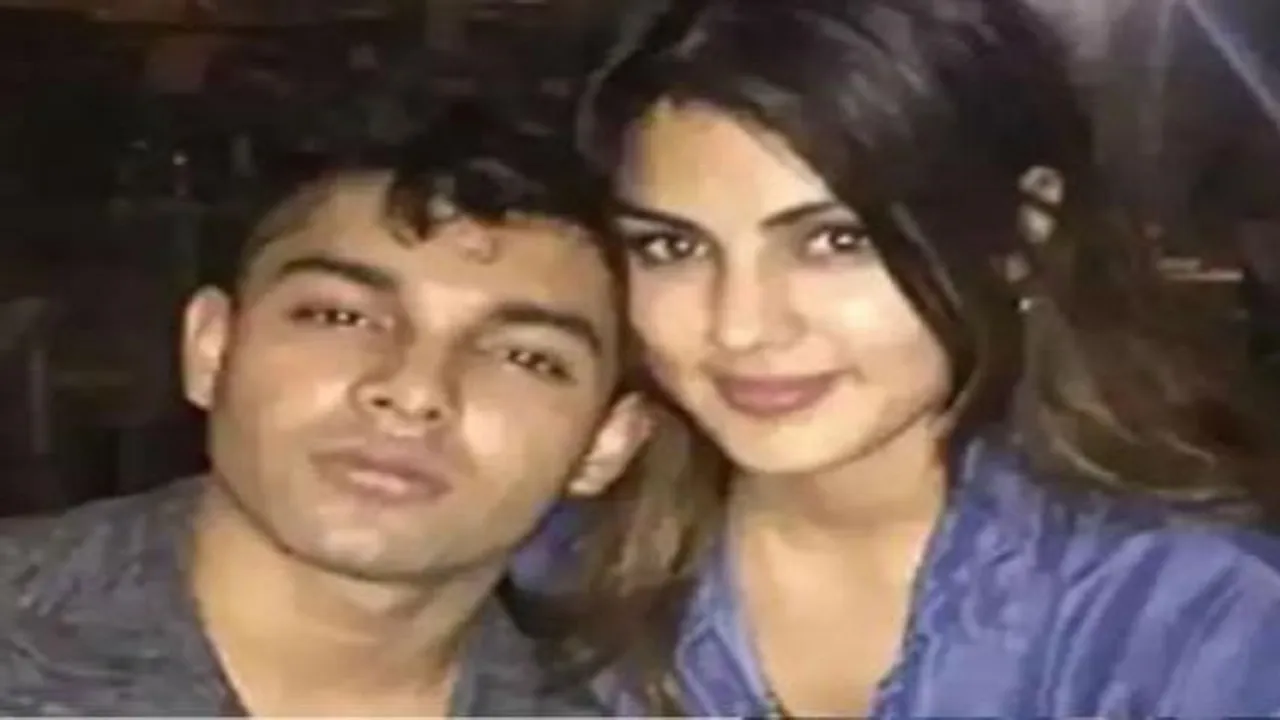 Showik & Rhea Chakraborty