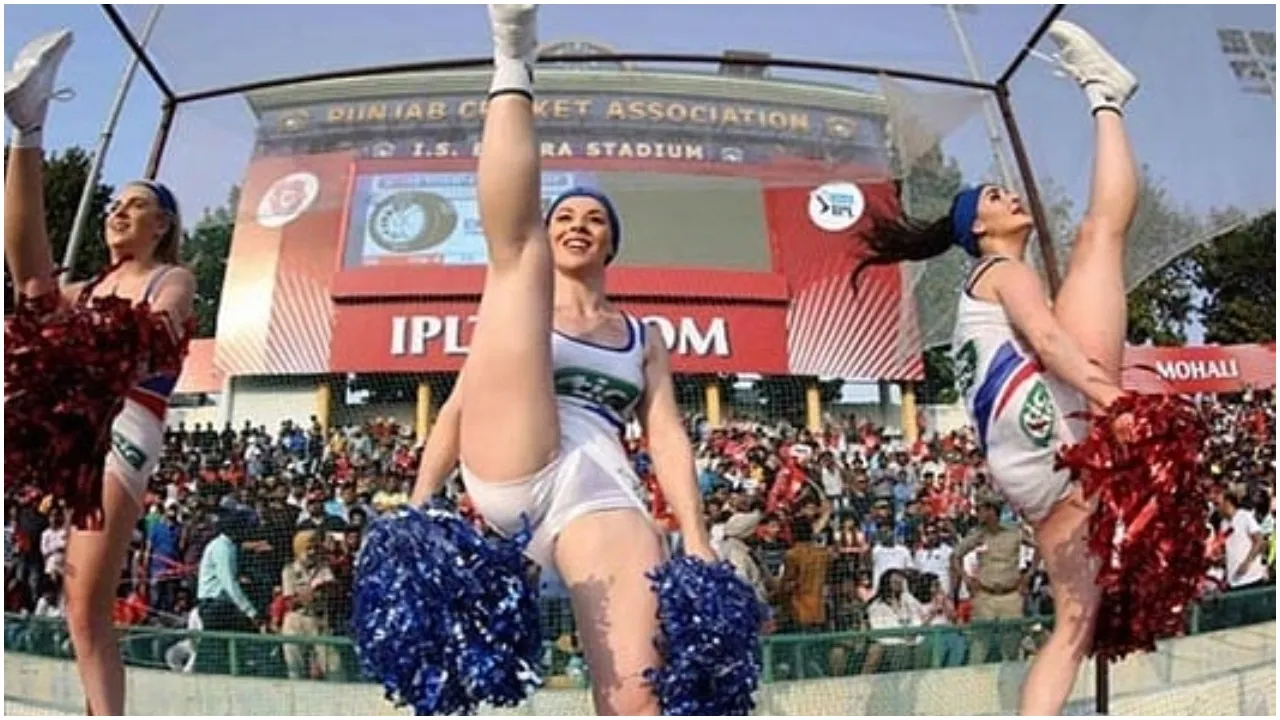 cheerleaders