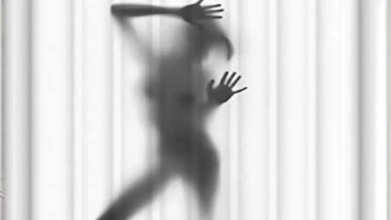 Nude Blurr Photo