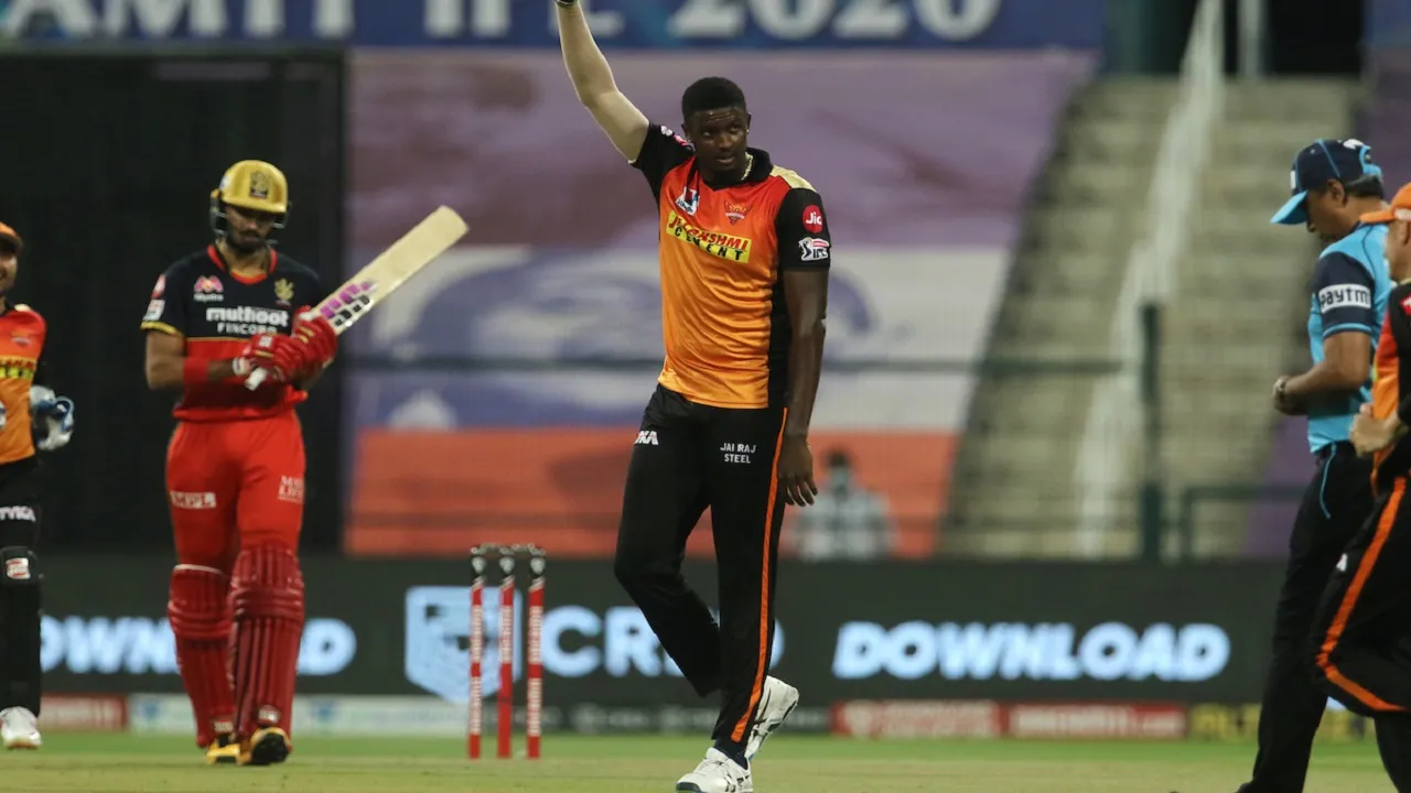 jason holder ipl8