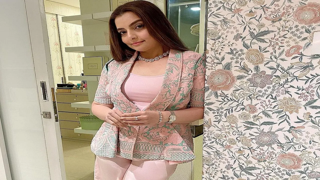 vaibhavi merchant