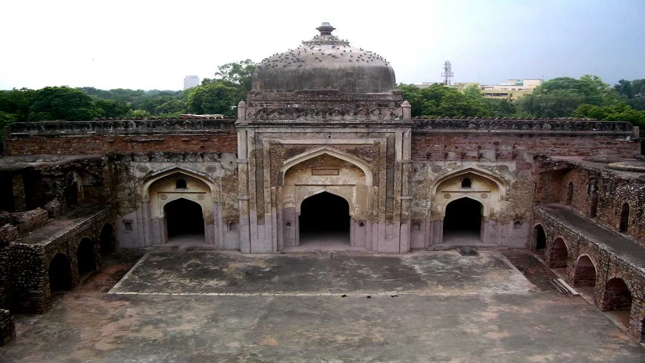 Quwwat ul Islam Mosque